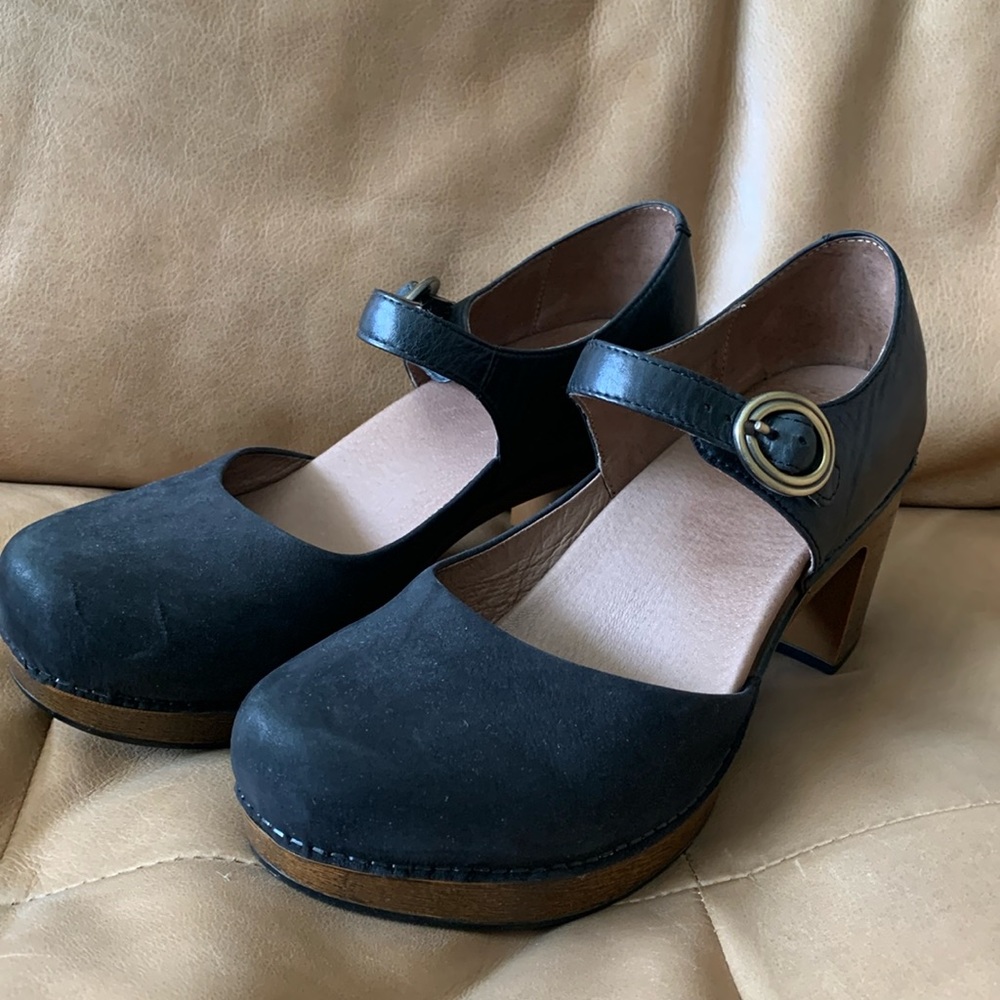 Dansko Dorothy Black Milled Nubuck